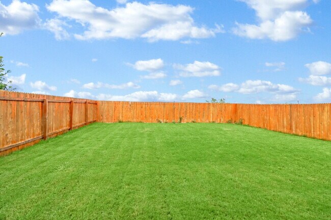 Photo - "Spacious 4-Bedroom Retreat with Granite Elegance in San Antonio!"