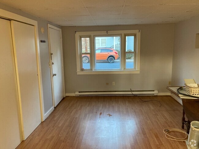 Building Photo - 152 Main Street Unit Apt. A