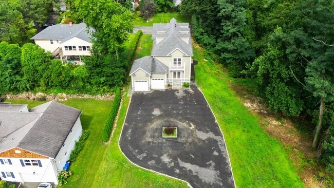 Photo - 1 Kewanee Rd