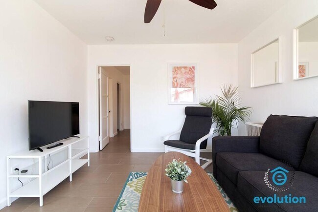 Building Photo - 4110-4116 Kansas St - 4112 Kansas St