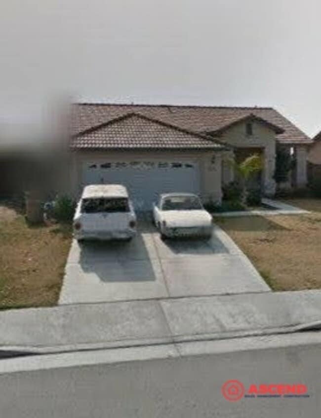 Building Photo - Cute Home In East Bakersfield!