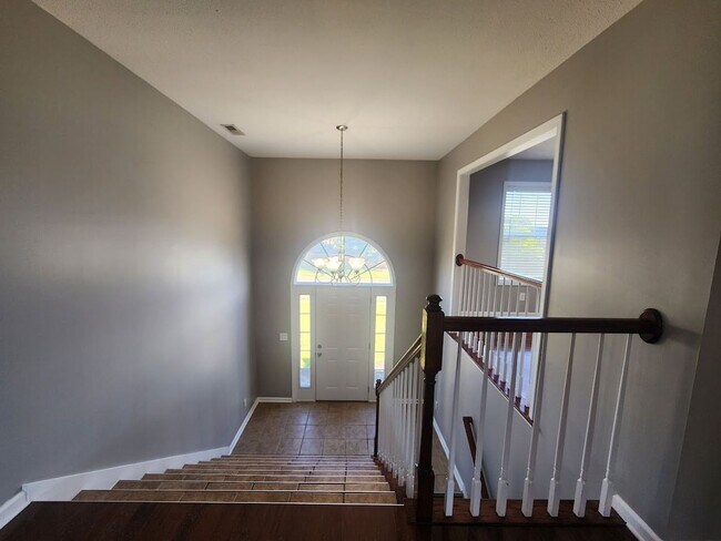 Photo - $2500 - 5 Bedrooms 3 Baths + Bonus Room