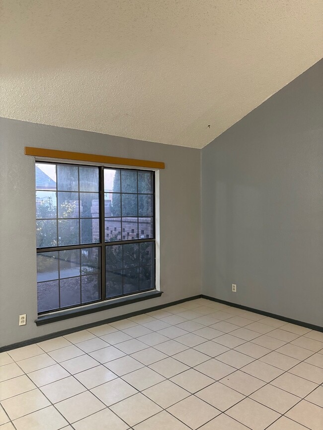 Photo - 1901 Amy Sue Dr Unidad Apartment A