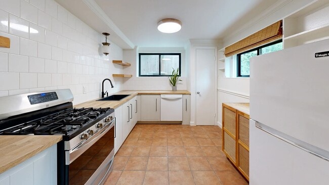 Building Photo - 3811 Wilson St