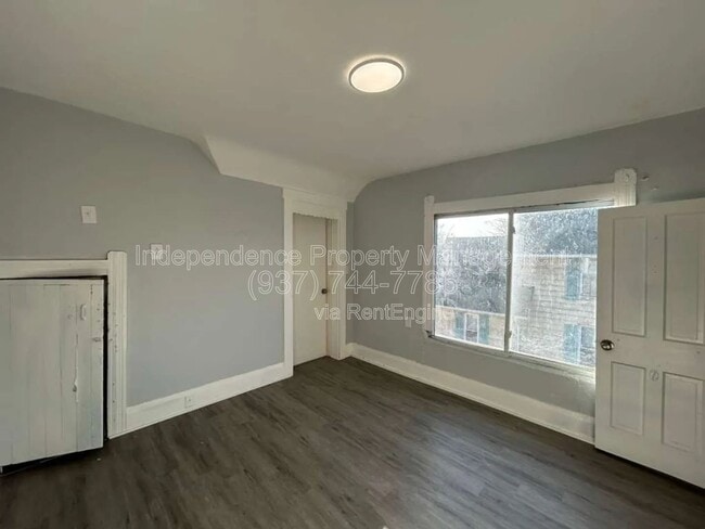 Photo - 200 E 31st St