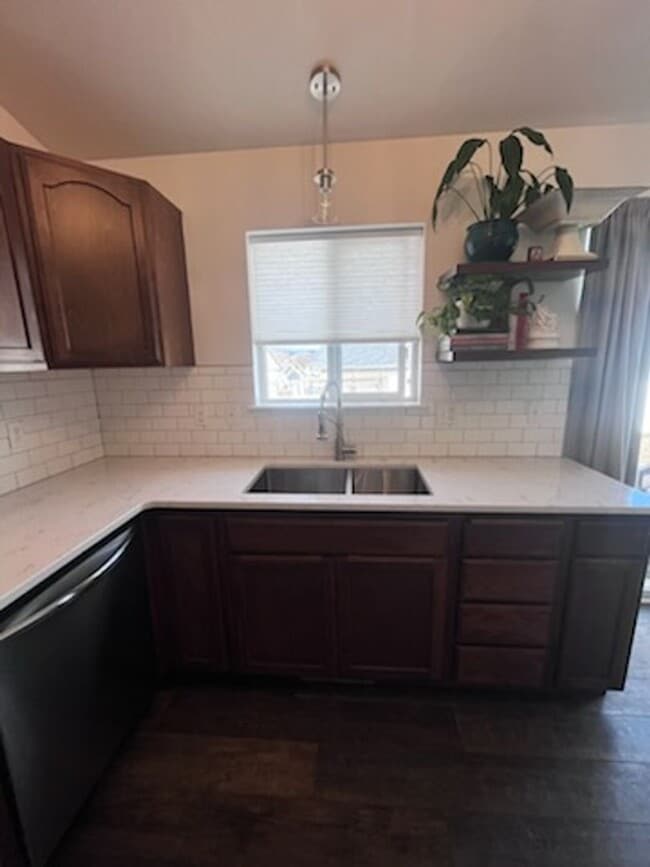 Photo - Beautiful 3 bedroom 2 bath home in Post Falls.