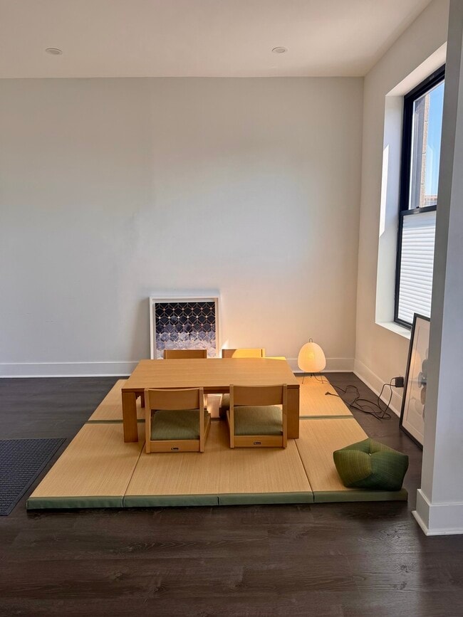 Photo - 948 W Addison St Unidad 3