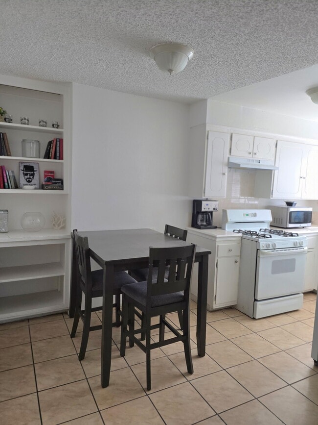 1432 W 106th St Unidad 2 Bedroom