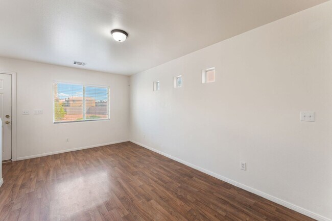 Photo - Cozy 3-Bedroom with Spacious Backyard!