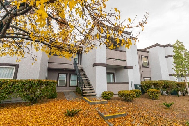 Building Photo - Lovely 1 Bedroom Condo For Rent Unit 1070