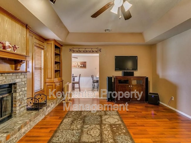 Photo - 8301 Azurewood Dr