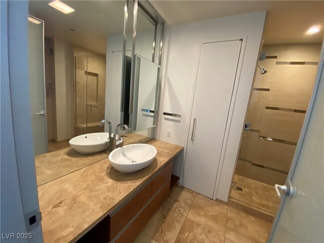 Building Photo - 3726 S Las Vegas Blvd Unit 510 Rental