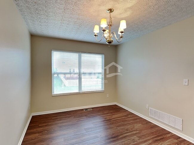 Photo - 1124 Waterview Ct