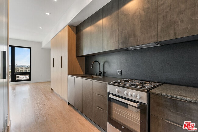 Building Photo - 10700 Tabor St Unit 404 Rental