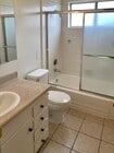 Full bathroom (upstairs)