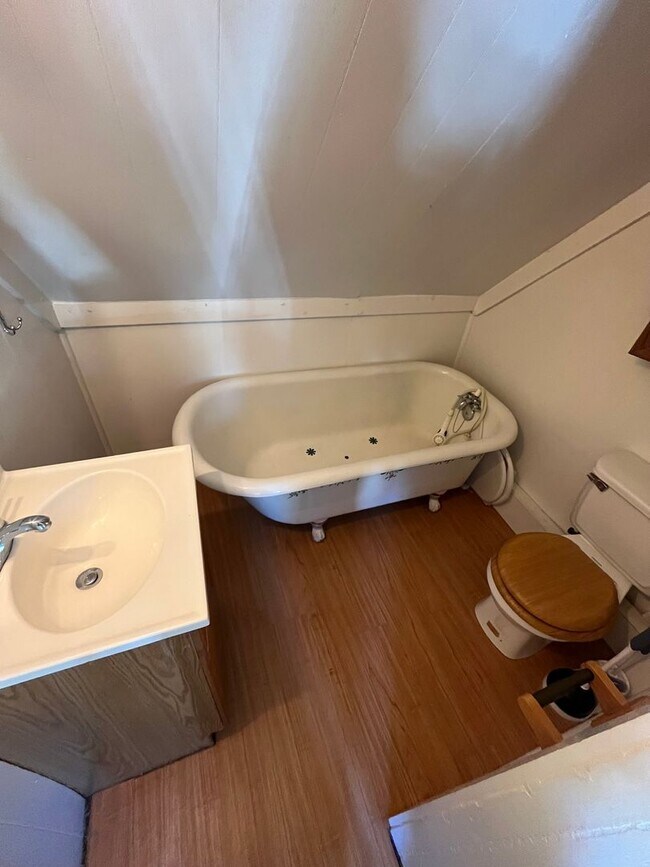 Photo - 19 Bradley St Unit 3rd floor