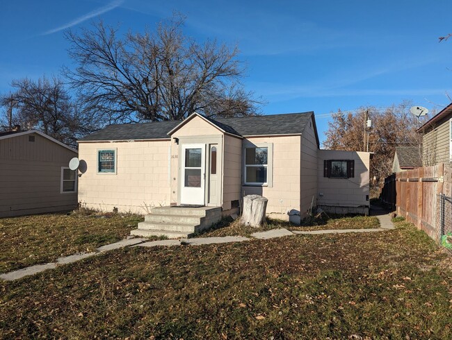 Two Bedroom House in Central Missoula with... - Two Bedroom House in Central Missoula with...