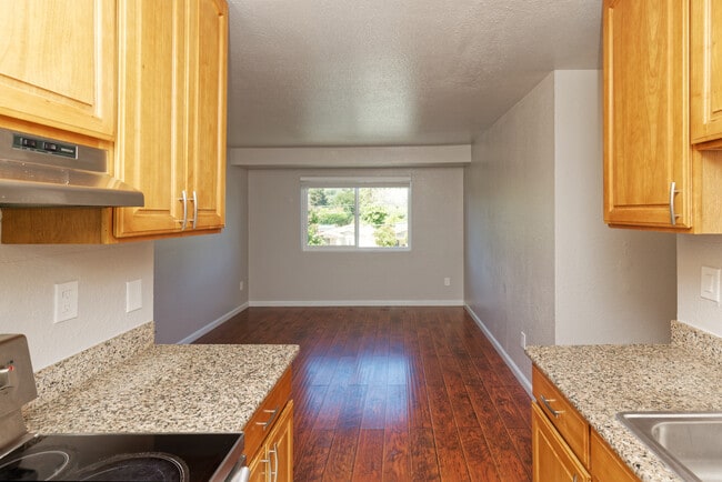 3024 Fruitvale Ave