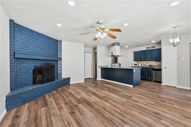 Photo - 556 Hawthorne Dr