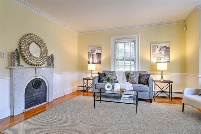 Photo - 135 Williams St