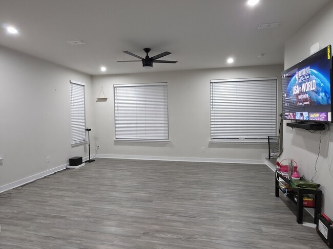 Photo - 9773 Oaklawn Blvd NW