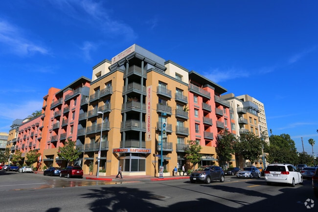 Building Photo - Milano at NoHo Rental