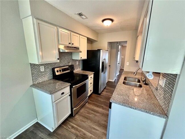 Photo - 1924 Woodgate Arch Townhome