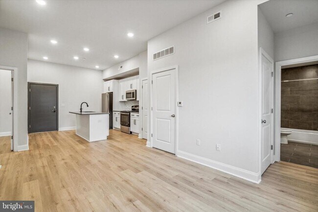 Photo - 2157 E Lehigh Ave Unit 501
