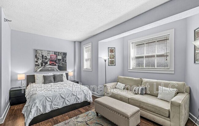 Photo - 230 E 9th St