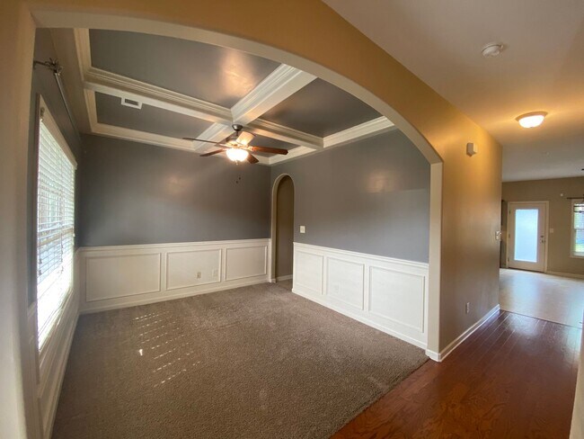 Photo - 118 Broomsedge Ln