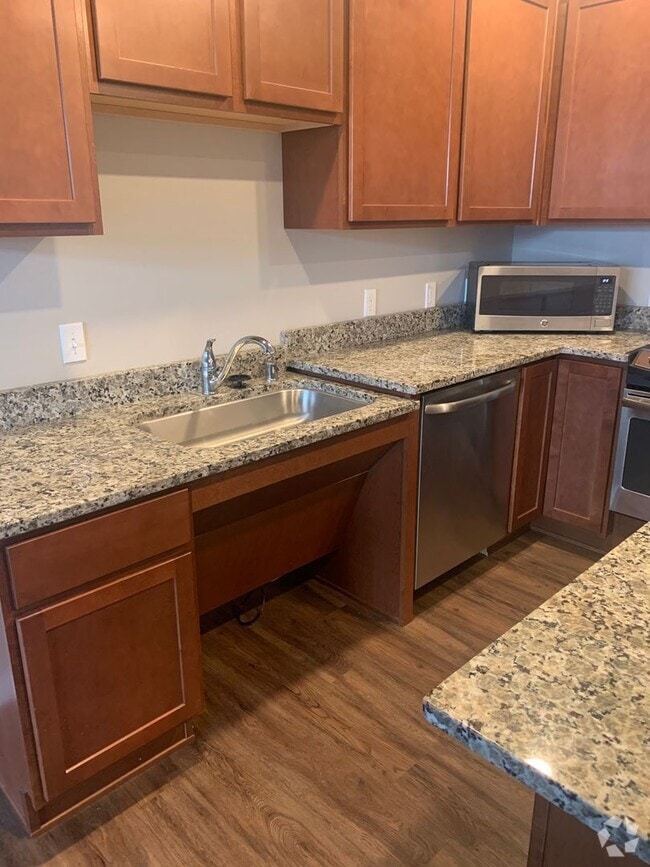 Building Photo - You’ll Love the Floor Plans. Find your new... Unit 03-103 Rental