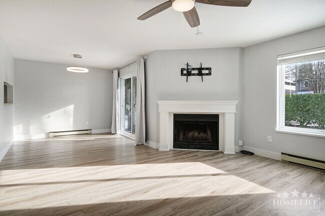 Photo - 2 Bed + 2 Bath Townhouse for Rent in South Surrey – Ocean Park Village Unité 5