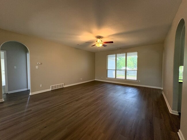 Photo - 4 bed, 3 bath in Bartlett with a BONUS room
