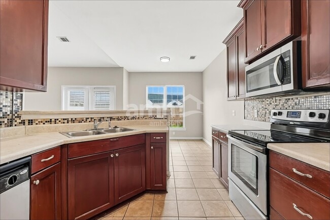 Photo - 103 Cumberland Way