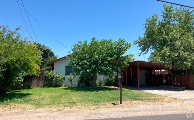 Building Photo - 820 Lone Palm Ave Rental