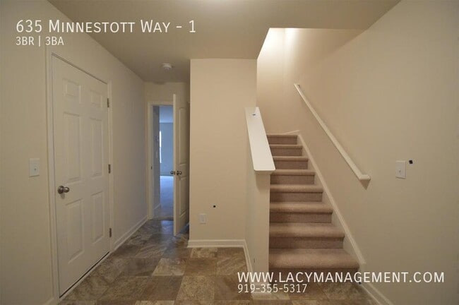 Photo - 635 Minnestott Way