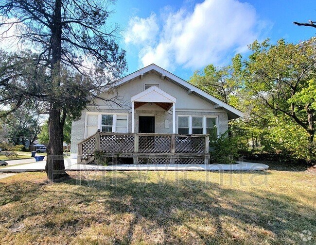 Building Photo - "Spacious 3-Bedroom Duplex Retreat at 1601... Rental