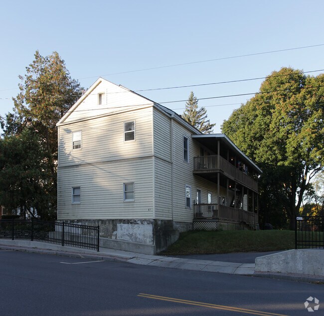 87 Broadway OffCampus Housing, Fort Edward, NY ForRentUniversity