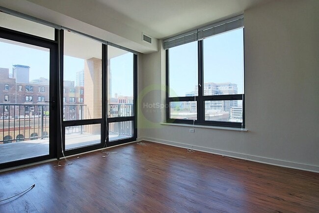 Photo - 688 N Wells St