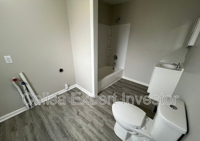 Photo - 1715 St Marys Ave