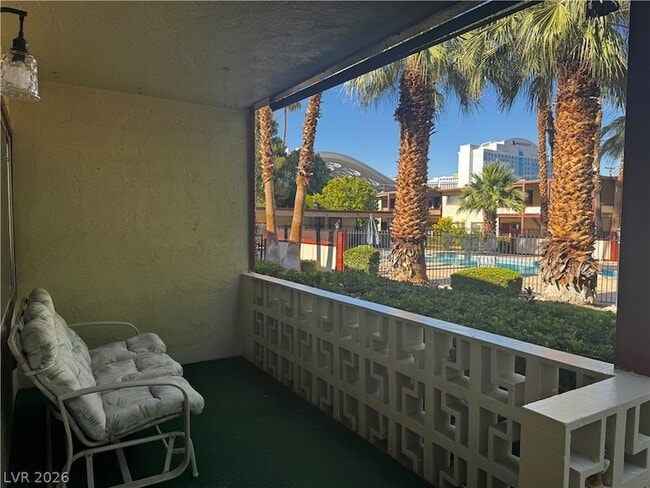 Photo - 350 E Desert Inn Rd Unidad C103