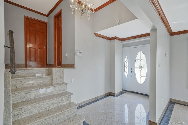 Photo - 1072 Hicksville Rd