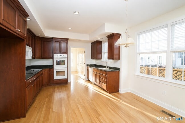 Photo - 129 Park St