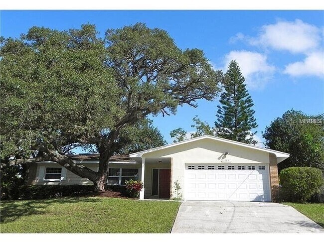 Building Photo - 1949 Sierra Cir N Rental