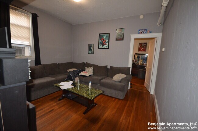 Building Photo - 2031 Commonwealth Ave Unit 0 Rental