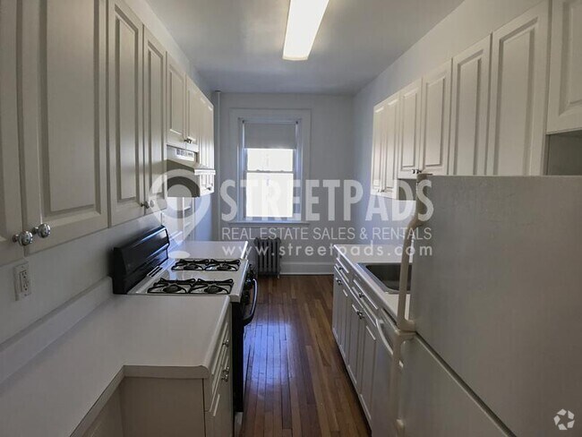 Building Photo - 1 bedroom in Boston MA 02135 Rental