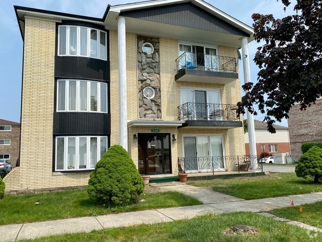 Building Photo - 11255 S Roberts Rd Rental