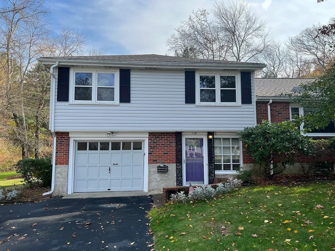 Photo - 110 Country Ln (Westwood, MA)