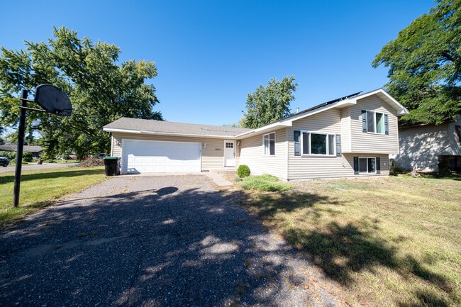 Building Photo - 8001 Vincent Cir N Rental