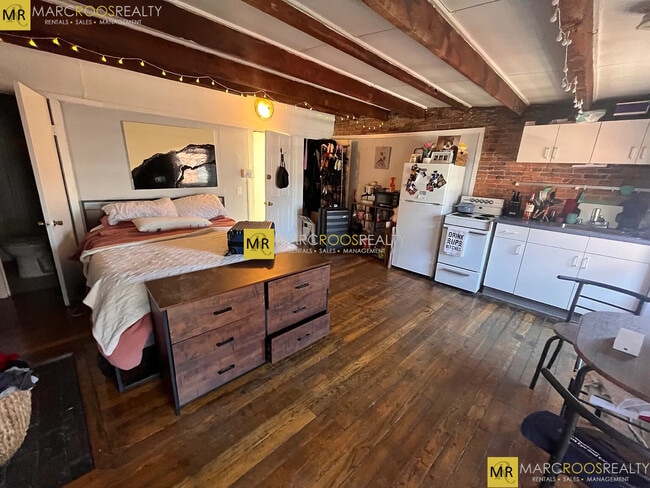 68 Myrtle St Unit 8